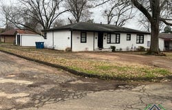 1212 N Edwards St, Gladewater, TX 75647