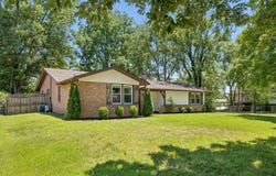 302 Matterhorn Dr, Old Hickory, TN 37138