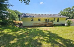 212 Middleton St, Galax, VA 24333