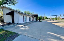 2300 N Lorraine St, Hutchinson, KS 67502
