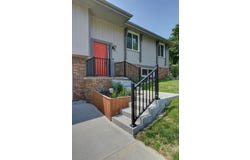 901 Claudine Avenue, Papillion, NE 68046