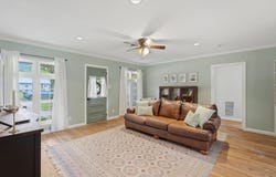 1031 E Walnut, Seguin, TX 78155