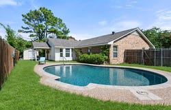 102 E Hopper Street, Alvarado, TX 76009