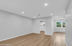 29 Hummingbird Lane, Whiting, NJ 08759