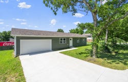 407 W Adamson Street, Miller, MO 65707