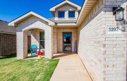 3207 Cottonwood Avenue, Wolfforth, TX 79382