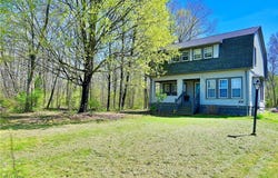 363 Maple Drive, Poland, OH 44514
