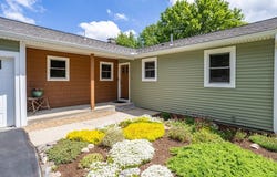 83 Hardy Dr, Leominster, MA 01453