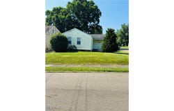 1602 Colonial Boulevard NE, Canton, OH 44714