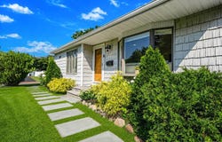 1 Rutgers Street, Smithtown, NY 11787