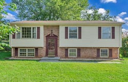 569 Holiday RD, Vinton, VA 24179