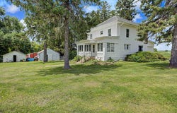 3139 E McConnell Road, DAKOTA, IL 61018