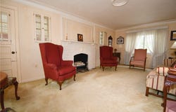 578 Moreland Dr, Mt Lebanon, PA 15243