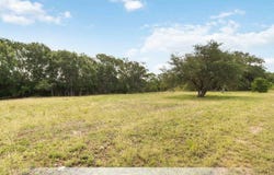 227 Henderson LN, Lockhart, TX 78644