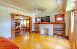 2718 N 49th St, Milwaukee, WI 53210