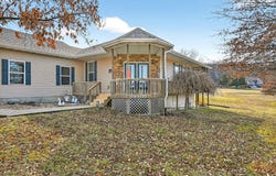 1592 E 431st Road, Bolivar, MO 65613