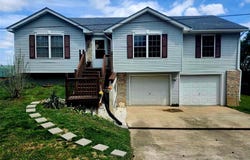 1204 Riverview Drive, Elsberry, MO 63343