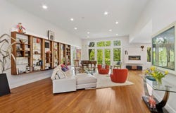 2000 Forest Hill Cir, Coralville, IA 52241