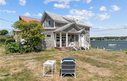 53 Green Street, Portsmouth, RI 02871