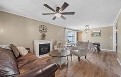 5655 Deerwood St SW, IA 52404