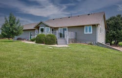 10 Leed Rd, Winfield, KS 67156