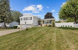 17 Belvedere Street, Johnston, RI 02919