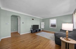 927 G Ave NW, CedarRapids, IA 52405