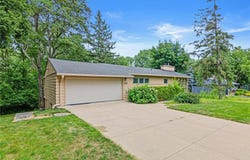 3014 Kyle Avenue N, Golden Valley, MN 55422