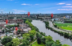 34 Ash St 204, Cambridge, MA 02138