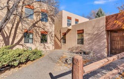 88 Comanche Road, El Prado, NM 87529