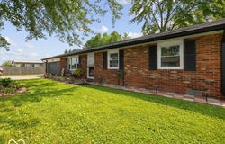 961 N Dellasburg Road, Columbus, IN 47203