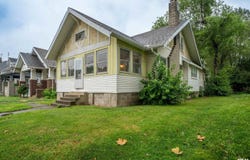1214 N UNIVERSITY Street, Peoria, IL 61606