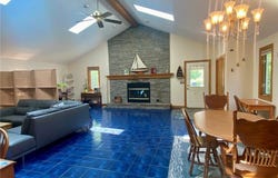 1568 Sunview Road, Lyndhurst, OH 44124