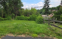 1016 Dallett Rd, Whitehall, PA 15227