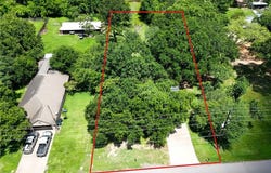 504 Walnut Street, Waller, TX 77484