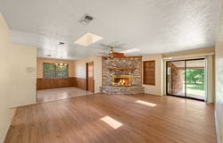 200 Oakview Dr, Kerrville, TX 78028
