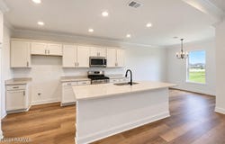 102 Crescent Row, Broussard, LA 70518