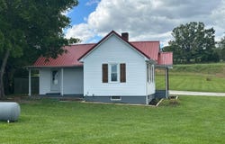 33 Moore Road, Summer Shade, KY 42166