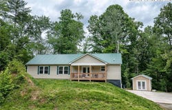 1036 Williamsburg Drive, Lenoir, NC 28645