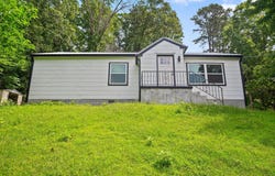 400 Hollywood Drive, Rossville, GA 30741