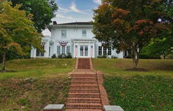 715 OAK Lane, Radford, VA 24141