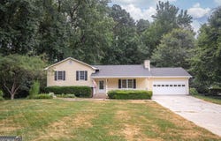 1484 Lakemont, Grayson, GA 30017