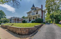 2825 Laclede Station Road, St Louis, MO 63143