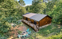 3613 Old Mountain Rd, Sevierville, TN 37876