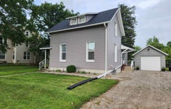 1220 Main Street, Grinnell, IA 50112