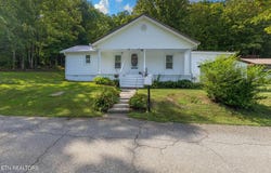 165 Tucker Lane, Lenoir City, TN 37771