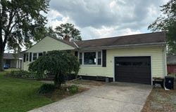 16 Horseshoe Dr, Monroeville, OH 44847