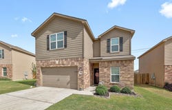 660 Yearwood LN, Jarrell, TX 76537