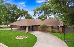 1613 S Colonial Circle, Sallisaw, OK 74955