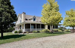 1310 E Arlington Rd, Hutchinson, KS 67501
